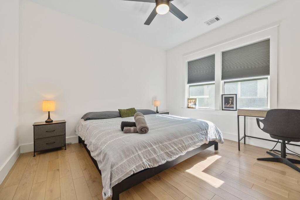 Designer Home: King Beds, Luxe Bath+Free Parking! Ατλάντα Εξωτερικό φωτογραφία