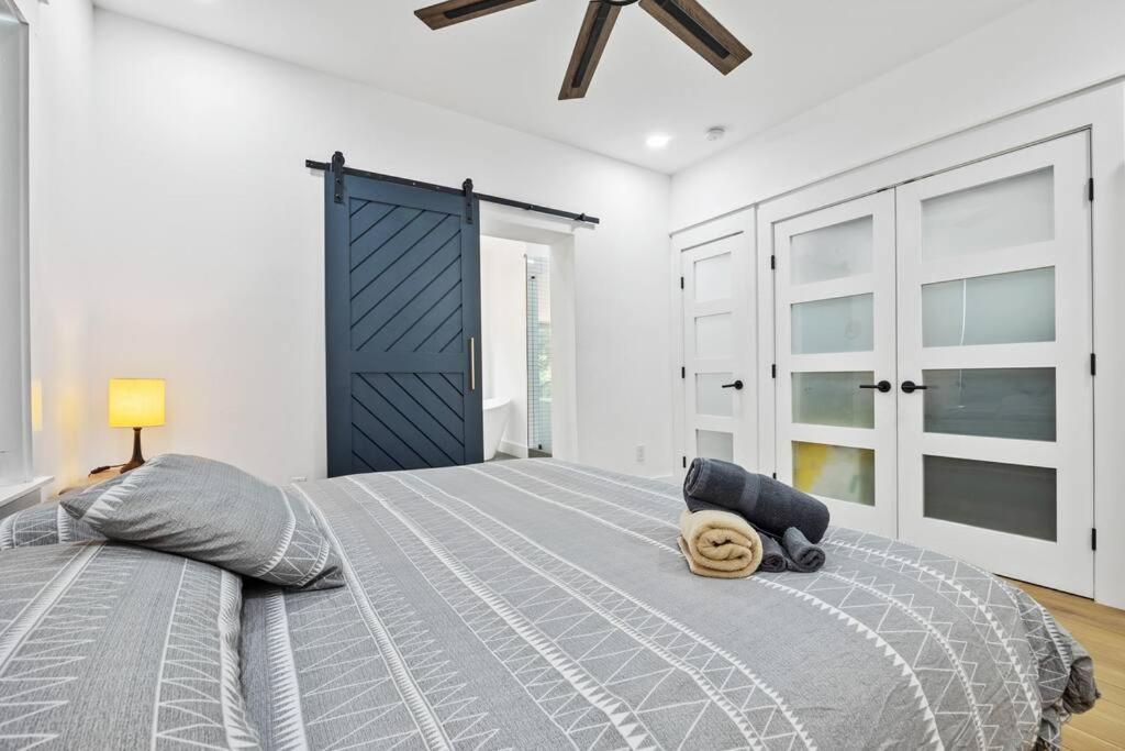 Designer Home: King Beds, Luxe Bath+Free Parking! Ατλάντα Εξωτερικό φωτογραφία