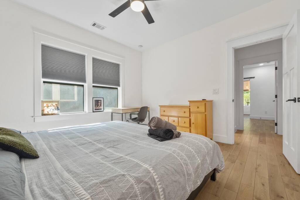 Designer Home: King Beds, Luxe Bath+Free Parking! Ατλάντα Εξωτερικό φωτογραφία