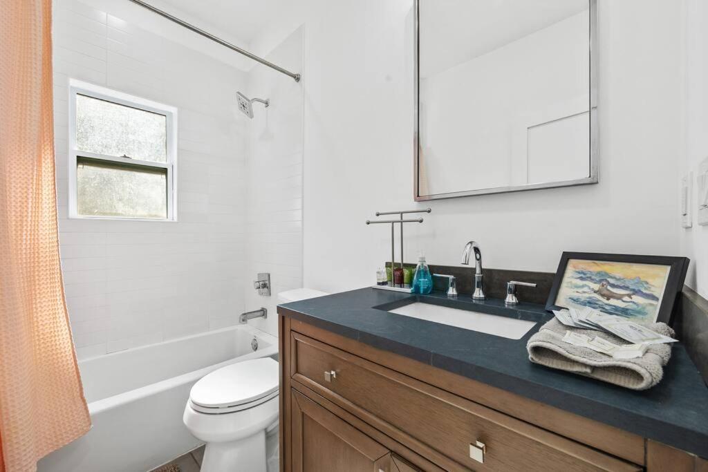 Designer Home: King Beds, Luxe Bath+Free Parking! Ατλάντα Εξωτερικό φωτογραφία